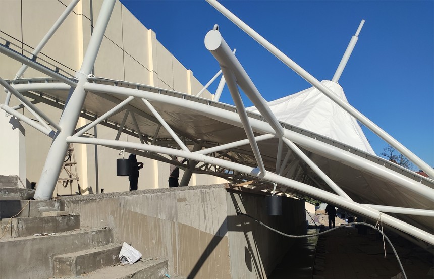 南苑看臺膜結構安裝