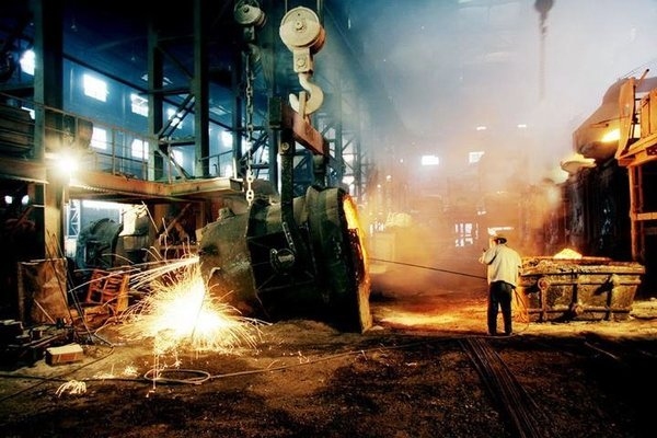 國際鋼鐵產(chǎn)量與價格關(guān)系，國際鋼鐵產(chǎn)量與價格的關(guān)聯(lián)機(jī)制及