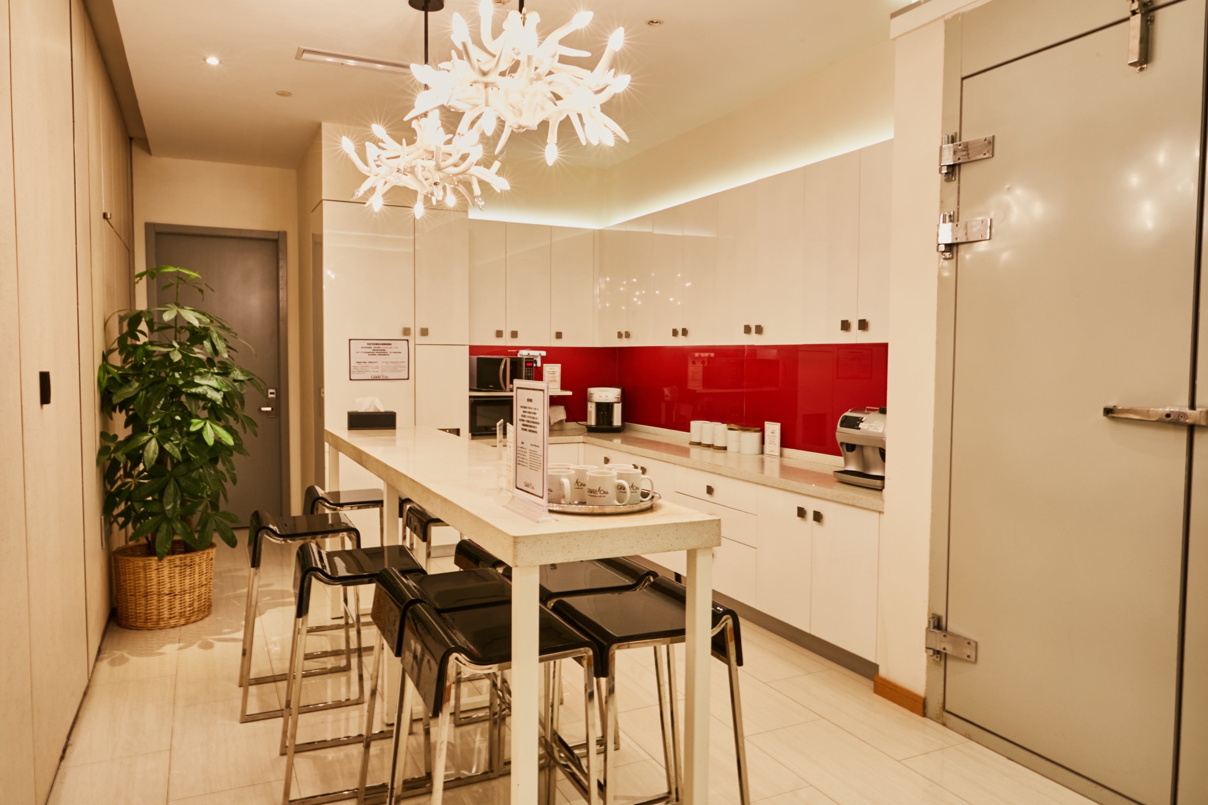 花紋鋼板在裝飾領(lǐng)域的應(yīng)用，花紋鋼板，裝飾領(lǐng)域的別樣風(fēng)采，花紋鋼板，點(diǎn)亮裝飾空間的多元之選，花紋鋼板于裝飾領(lǐng)域綻放獨(dú)特魅力，裝飾新寵——花紋鋼板的應(yīng)用探秘 行業(yè)新聞 第2張