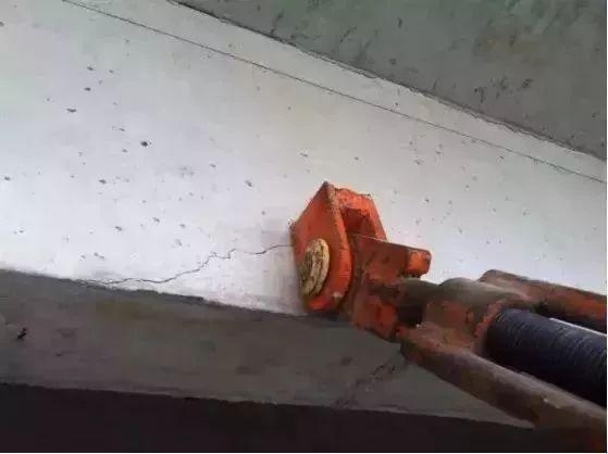 鋼梁加固施工常見(jiàn)安全隱患，鋼梁加固施工，不容忽視的常見(jiàn)安全隱患 行業(yè)新聞 第1張