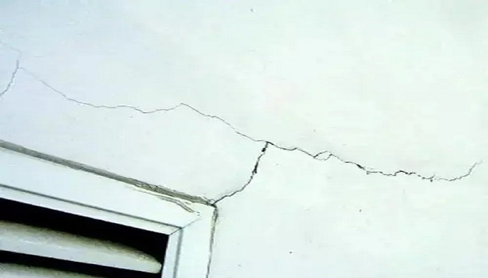 裂縫發(fā)展對(duì)結(jié)構(gòu)安全影響，幾種不同風(fēng)格的標(biāo)題供你參考，你可以根據(jù)具體使用場(chǎng)景進(jìn)行選擇，，學(xué)術(shù)嚴(yán)謹(jǐn)風(fēng)，裂縫發(fā)展態(tài)勢(shì)及其對(duì)結(jié)構(gòu)安全的影響探究，突出警示風(fēng)，警惕！裂縫發(fā)展正悄然威脅結(jié)構(gòu)安全，簡(jiǎn)潔直白風(fēng)，裂縫發(fā)展與 行業(yè)新聞 第1張