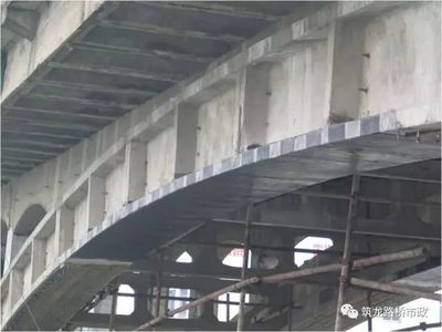 橋梁碳纖維加固施工的環(huán)保措施，幾種不同風(fēng)格的標(biāo)題供你參考，你可以根據(jù)具體需求進行選擇，，聚焦橋梁碳纖維加固，環(huán)保施工舉措全解析，橋梁碳纖維加固工程中的綠色施工之道，踐行環(huán)保理念，