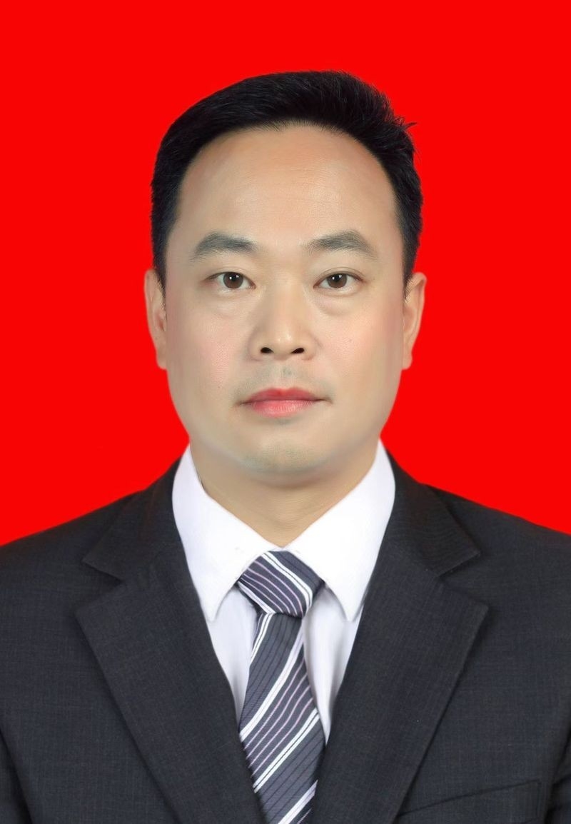 鎮(zhèn)遠(yuǎn)鋼結(jié)構(gòu)公司董事長(zhǎng)簡(jiǎn)歷