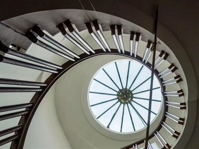 螺旋樓梯效果圖大全(51種螺旋樓梯創(chuàng)意設計,讓人大飽眼福!) 行業(yè)新聞 第24張 螺旋樓梯效果圖大全(51種螺旋樓梯創(chuàng)意設計,讓人大飽眼福!) 行業(yè)新聞 第24張