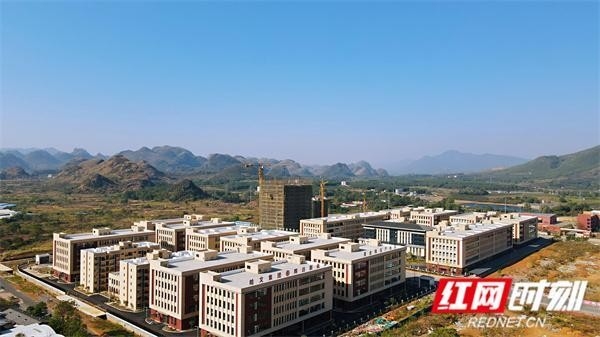 江永鋼結(jié)構(gòu)董事長(zhǎng)背景（江永鋼結(jié)構(gòu)董事長(zhǎng)背景是什么？）