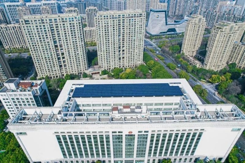 屋頂光伏示范（屋頂光伏示范項目通過整合清潔能源與建筑空間） 行業(yè)新聞 第2張
