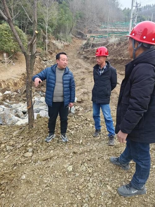 鹿寨鋼結(jié)構(gòu)公司董事長(zhǎng)簡(jiǎn)歷介紹（鹿寨縣鋼結(jié)構(gòu)公司董事長(zhǎng)簡(jiǎn)歷介紹）