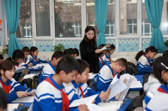 如何優(yōu)化教室采光與照明？（喀什地區(qū)中小學教室健康照明設備改造工程紀實中國新聞網(wǎng)）