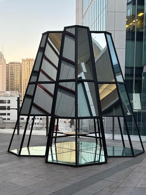 有哪些著名的鋼結構玻璃幕墻案例？（有哪些著名的鋼結構玻璃幕墻案例共參考1篇資料） 行業(yè)新聞 第3張