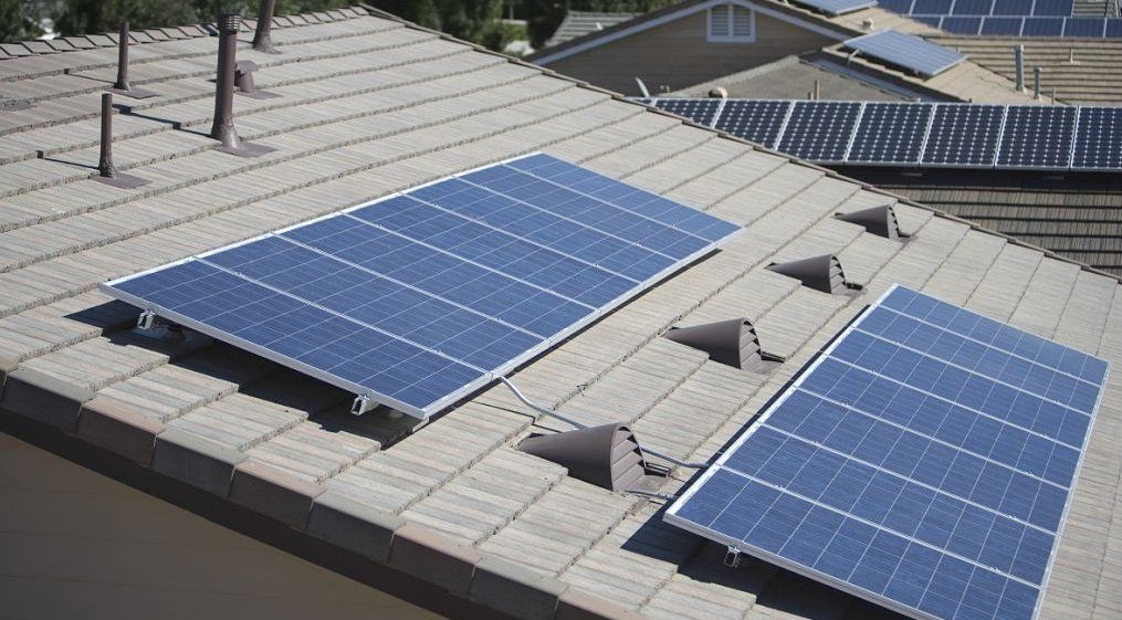 屋頂光伏的安裝周期是多久？（屋頂光伏安裝周期是多久屋頂光伏安裝施工步驟詳解）