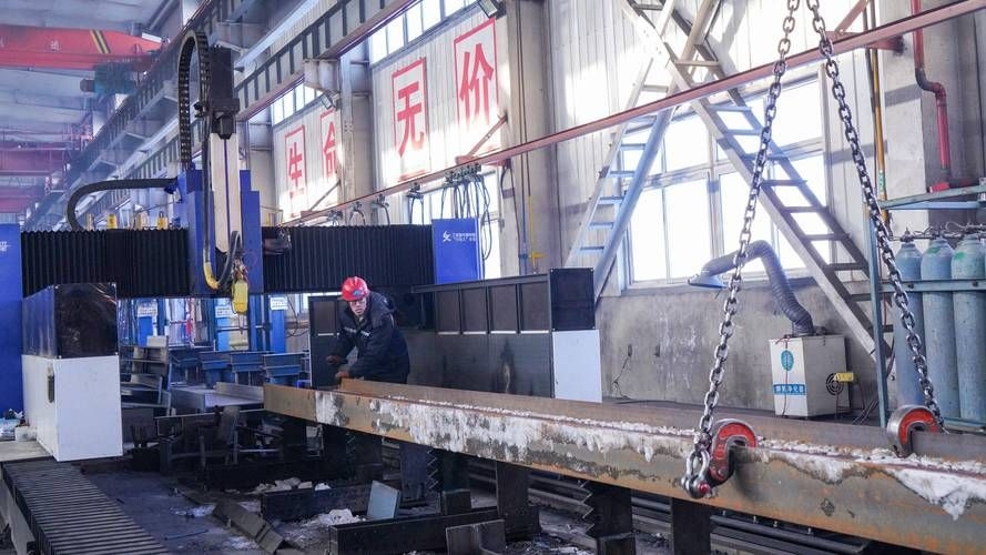 鋼結(jié)構(gòu)加工車間圖片（鋼結(jié)構(gòu)加工車間圖片共參考5篇,我?guī)湍阏伊艘恍╀摻Y(jié)構(gòu)加工車間的實景圖片） 行業(yè)新聞 第9張