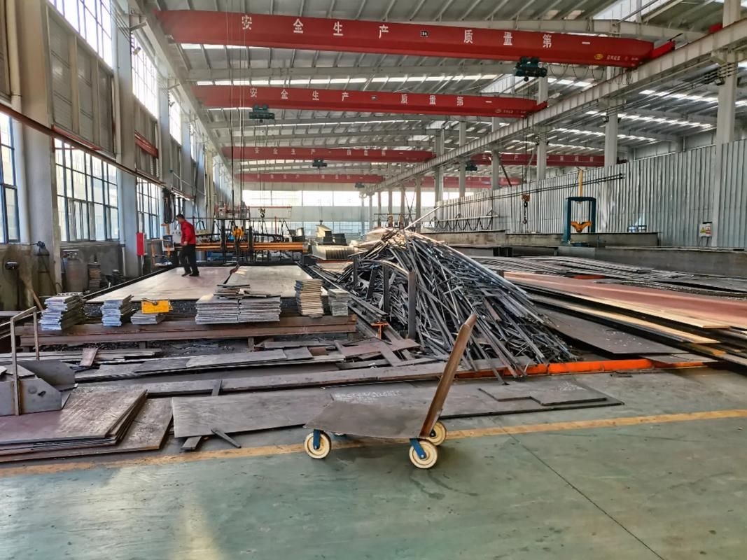 鋼結(jié)構(gòu)加工車間圖片（鋼結(jié)構(gòu)加工車間圖片共參考5篇,我?guī)湍阏伊艘恍╀摻Y(jié)構(gòu)加工車間的實景圖片） 行業(yè)新聞 第18張