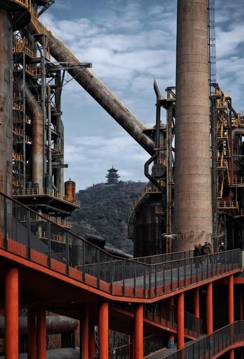 鋼結(jié)構(gòu)背景圖有哪些風(fēng)格？（鋼結(jié)構(gòu)背景圖有哪些風(fēng)格,鋼結(jié)構(gòu)背景圖風(fēng)格多樣） 行業(yè)新聞 第7張