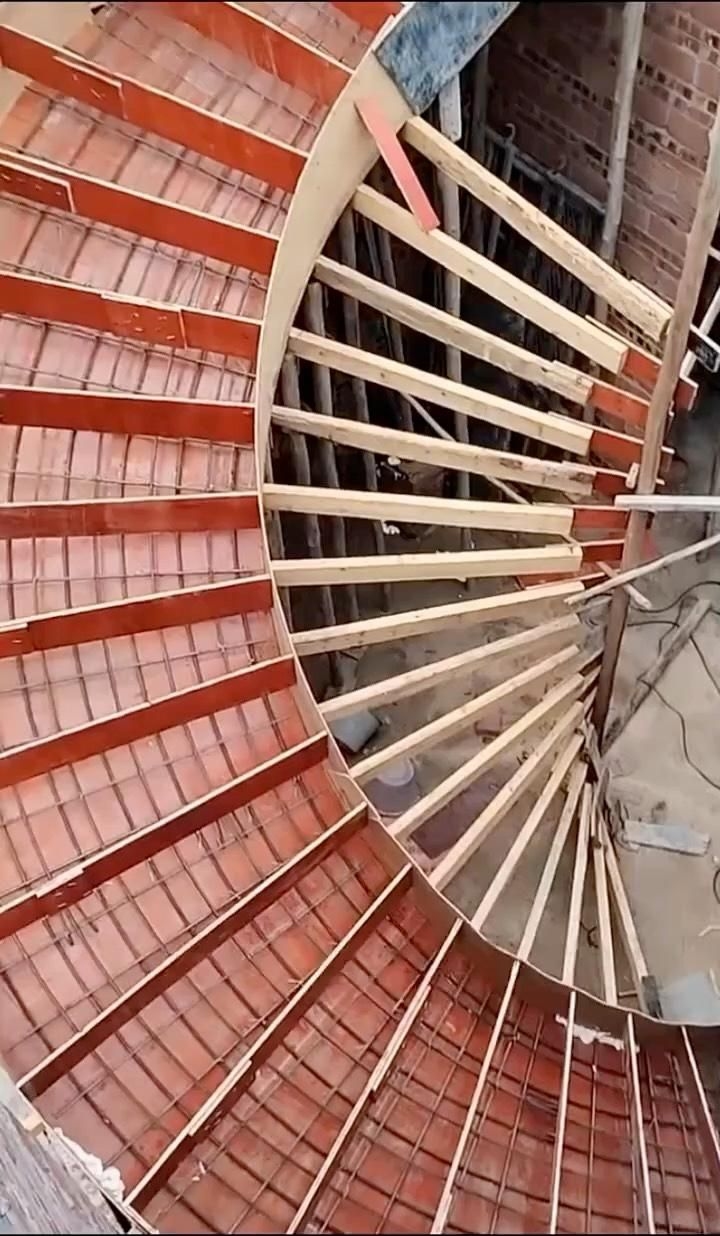 給我一份180度旋轉(zhuǎn)樓梯設(shè)計(jì)圖（180度旋轉(zhuǎn)樓梯怎樣做全民小視頻）