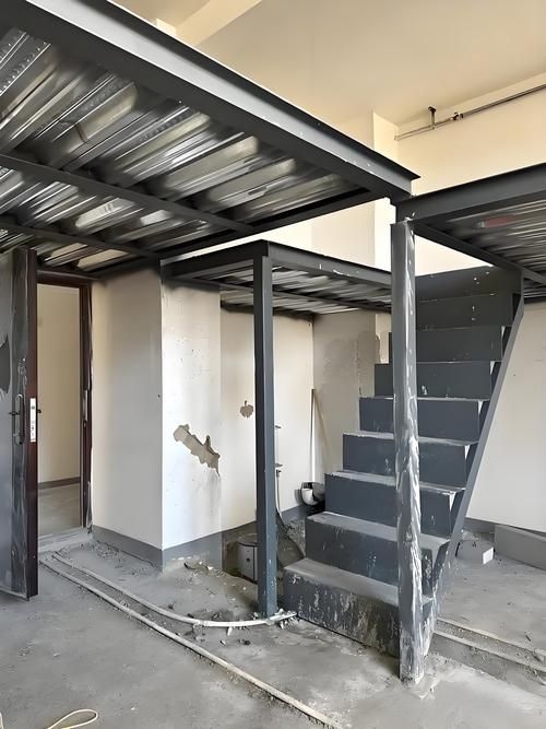 閣樓搭建中哪種材料更常見(jiàn)？（閣樓搭建中哪種材料更常見(jiàn)鋼木結(jié)構(gòu)和鋼混結(jié)構(gòu)哪個(gè)更耐用） 行業(yè)新聞 第1張