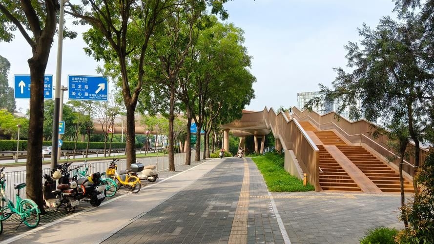 給我推薦一些經(jīng)典的鋼結(jié)構景觀橋案例（給我推薦一些經(jīng)典的鋼結(jié)構景觀橋案例,嘿，看來你對景觀橋很感興趣） 行業(yè)新聞 第3張