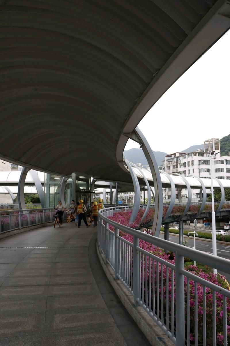 給我推薦一些經(jīng)典的鋼結(jié)構景觀橋案例（給我推薦一些經(jīng)典的鋼結(jié)構景觀橋案例,嘿，看來你對景觀橋很感興趣） 行業(yè)新聞 第11張