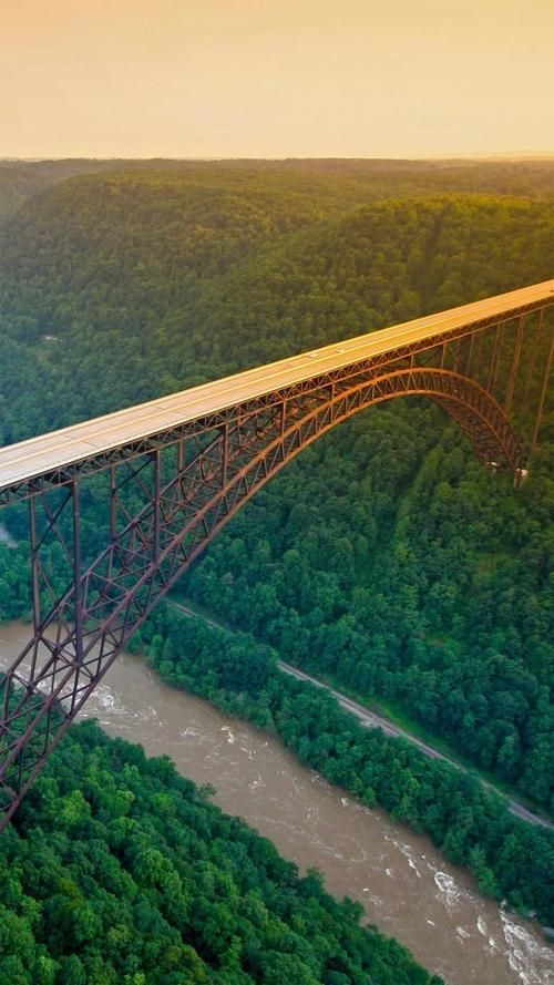 給我推薦一些經(jīng)典的鋼結(jié)構景觀橋案例（給我推薦一些經(jīng)典的鋼結(jié)構景觀橋案例,嘿，看來你對景觀橋很感興趣） 行業(yè)新聞 第13張