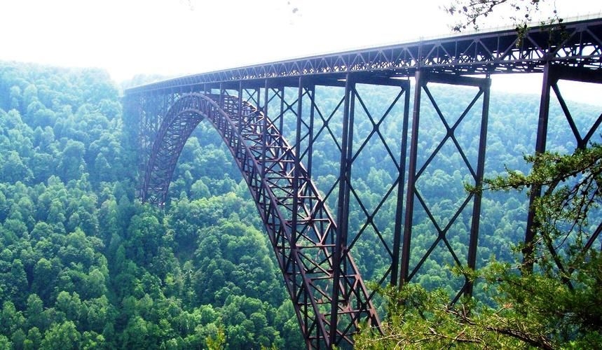 給我推薦一些經(jīng)典的鋼結(jié)構景觀橋案例（給我推薦一些經(jīng)典的鋼結(jié)構景觀橋案例,嘿，看來你對景觀橋很感興趣） 行業(yè)新聞 第14張