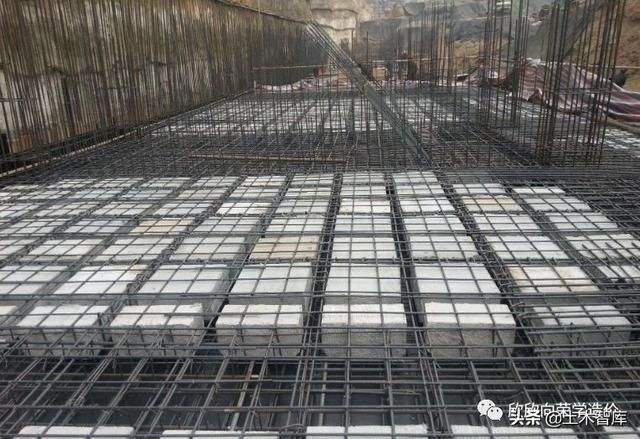 如何選擇適合的空心樓板模具？（如何選擇適合的空心樓板模具,選空心樓板模具這事兒） 行業(yè)新聞 第2張