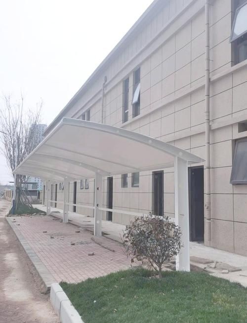 有沒有鋼結(jié)構(gòu)車棚的圖片示例？（有沒有鋼結(jié)構(gòu)車棚的圖片示例,當(dāng)然有,） 行業(yè)新聞 第4張