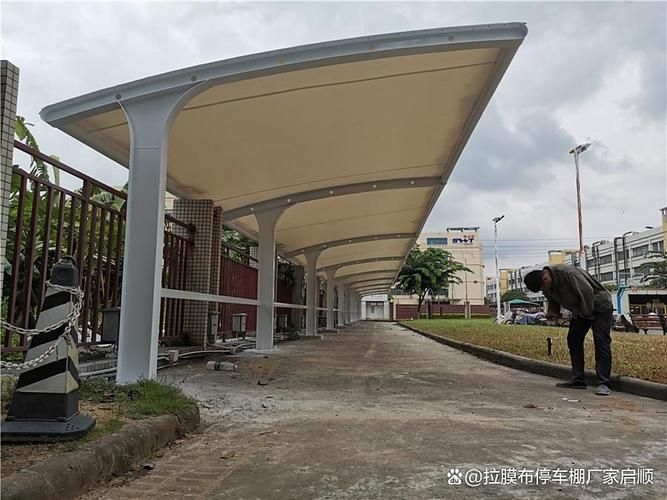 給我一些彩鋼停車(chē)棚的圖片(如何設(shè)計(jì)一個(gè)彩鋼停車(chē)棚) 行業(yè)新聞 第3張 給我一些彩鋼停車(chē)棚的圖片(如何設(shè)計(jì)一個(gè)彩鋼停車(chē)棚) 行業(yè)新聞 第3張