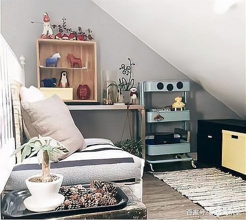 給我一些閣樓裝修的靈感（100款斜頂閣樓改造靈感|用進(jìn)口海洋板打造“空中儲(chǔ)物間”） 行業(yè)新聞 第8張