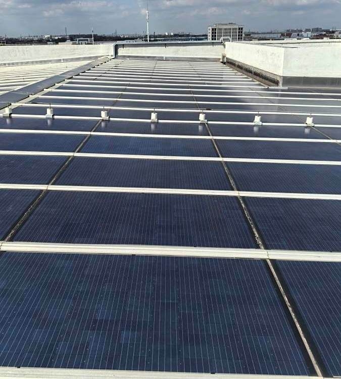 如何選擇適合彩鋼瓦屋頂?shù)墓夥?？（彩鋼瓦屋頂光伏安裝工商業(yè)電站6大關(guān)鍵點(diǎn)詳解）