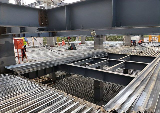 鋼屋架安裝時如何保證安全？（鋼屋架安裝如何保證安全？）