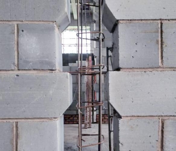 能否提供砌體加固筋的圖片示例？（植筋/預(yù)埋的關(guān)鍵步驟和規(guī)范要求） 行業(yè)新聞 第1張