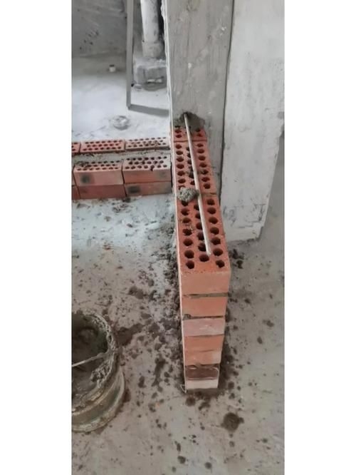 能否提供砌體加固筋的圖片示例？（植筋/預(yù)埋的關(guān)鍵步驟和規(guī)范要求） 行業(yè)新聞 第3張