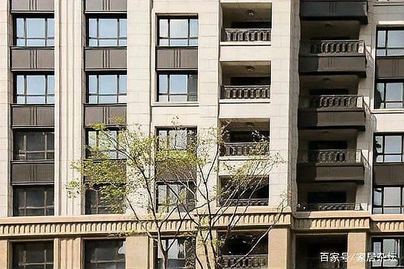 連廊寬度是否可以超過(guò)2米？（鄭州一小區(qū)加裝電梯連廊長(zhǎng)度近5米,有業(yè)主反對(duì)成被告新浪網(wǎng)） 行業(yè)新聞 第2張