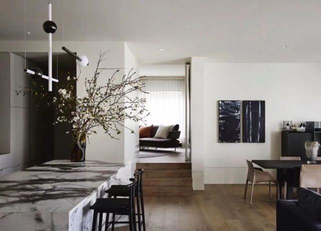 連廊寬度是否可以超過(guò)2米？（鄭州一小區(qū)加裝電梯連廊長(zhǎng)度近5米,有業(yè)主反對(duì)成被告新浪網(wǎng)） 行業(yè)新聞 第5張