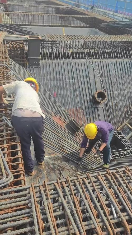 有哪些常見的鋼筋綁扎錯誤？（混凝土結(jié)構(gòu)施工中常見的鋼筋綁扎錯誤詳解（1000字和配圖）） 行業(yè)新聞 第1張