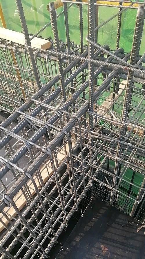 有哪些常見的鋼筋綁扎錯誤？（混凝土結(jié)構(gòu)施工中常見的鋼筋綁扎錯誤詳解（1000字和配圖）） 行業(yè)新聞 第5張