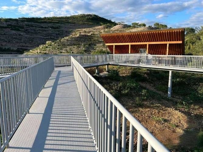 給我一些鋼結(jié)構(gòu)觀光平臺的案例圖片（國內(nèi)外知名的鋼結(jié)構(gòu)觀光平臺案例圖片共參考2篇資料） 行業(yè)新聞 第7張