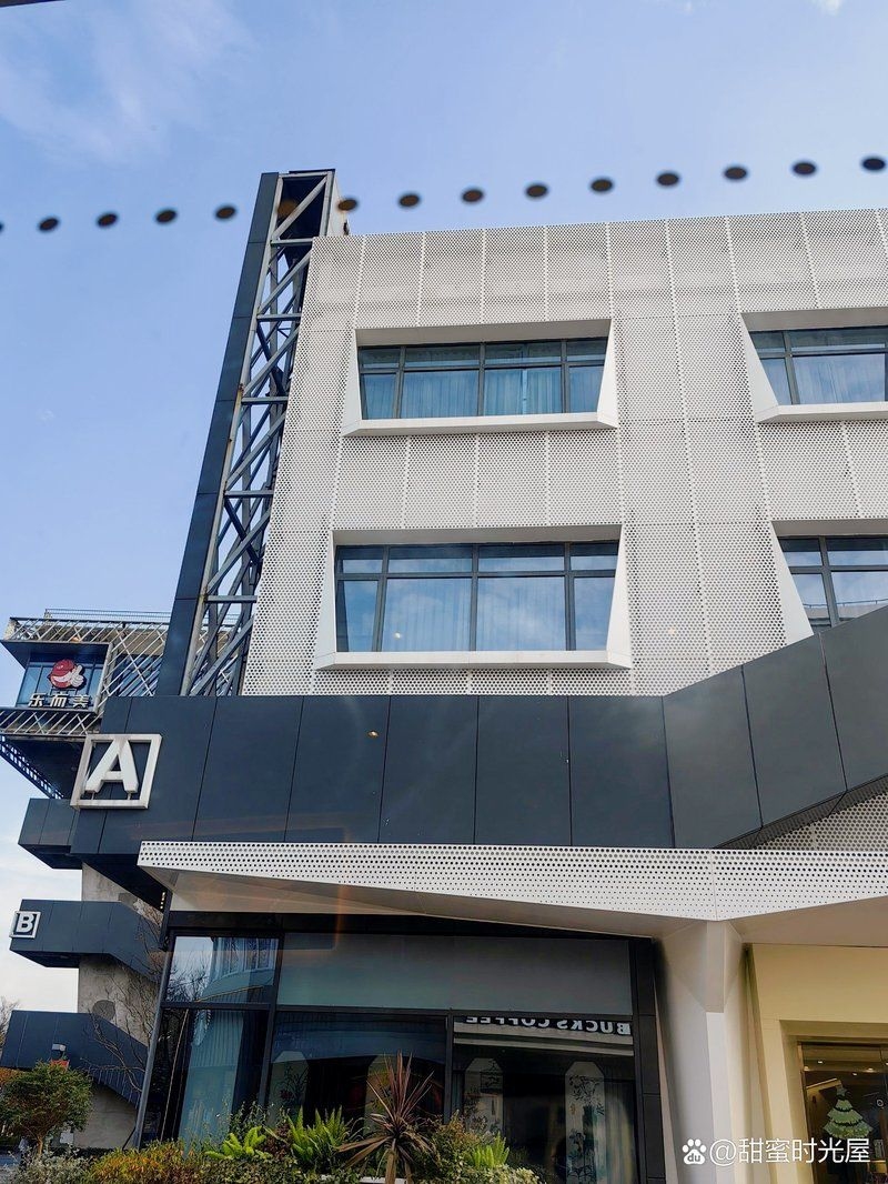 如何獲取高清的廠房車間照片？（光影魔法|現(xiàn)廠拍出工業(yè)風(fēng)大片甜蜜時(shí)光屋） 行業(yè)新聞 第2張