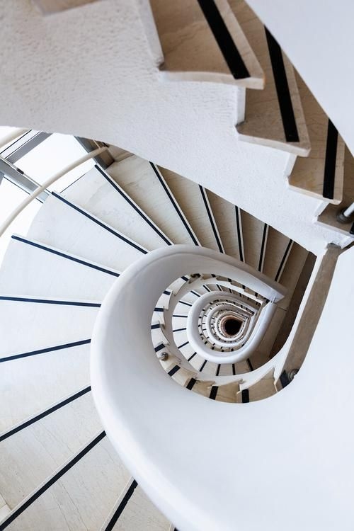 給我一些螺旋式樓梯的圖片（給我一些螺旋式樓梯的圖片,展開(kāi),又稱(chēng)旋轉(zhuǎn)樓梯，） 行業(yè)新聞 第25張