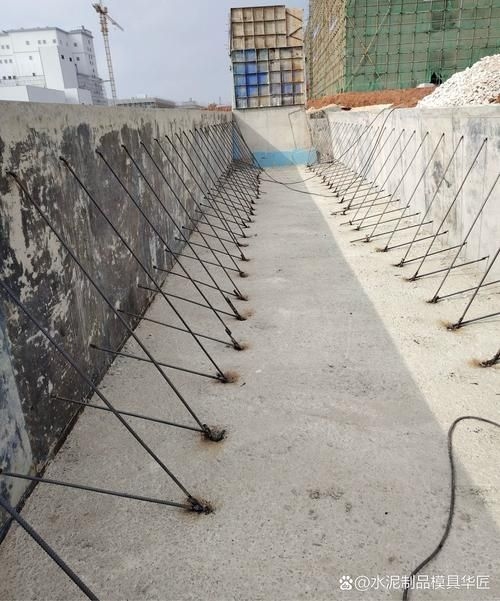 擋土墻鋼模板安裝有哪些注意事項(xiàng)？（擋土墻鋼模板安裝有哪些注意事項(xiàng)擋土墻鋼模板安裝注意事項(xiàng)） 行業(yè)新聞 第4張