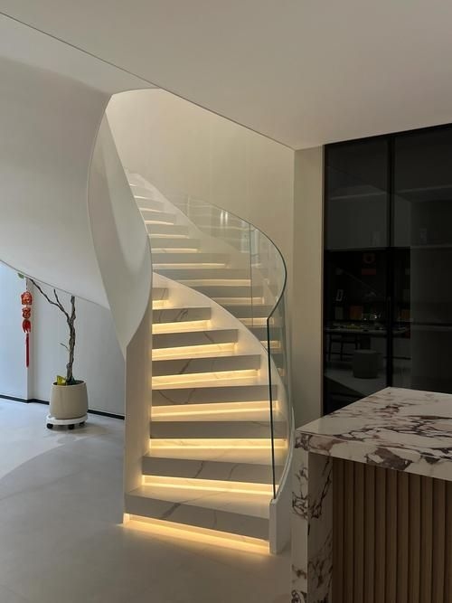 給我一些螺旋旋轉(zhuǎn)樓梯的設(shè)計(jì)圖（給我一些螺旋旋轉(zhuǎn)樓梯的設(shè)計(jì)圖,展開美學(xué)表現(xiàn)力和空間高效利用） 行業(yè)新聞 第11張