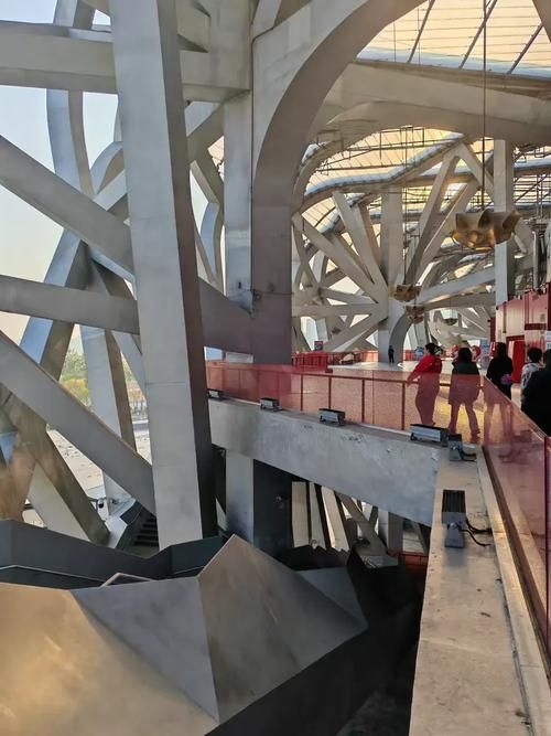 有哪些鋼桁架安裝案例可以參考（鋼桁架安裝典型案例詳解） 行業(yè)新聞 第1張