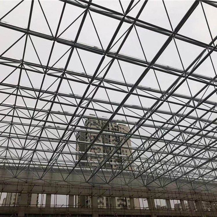 如何選擇一家可靠的網(wǎng)架加工廠？（泓泰重工源頭螺栓球網(wǎng)架加工廠如何選擇一家可靠的網(wǎng)架加工廠） 行業(yè)新聞 第3張