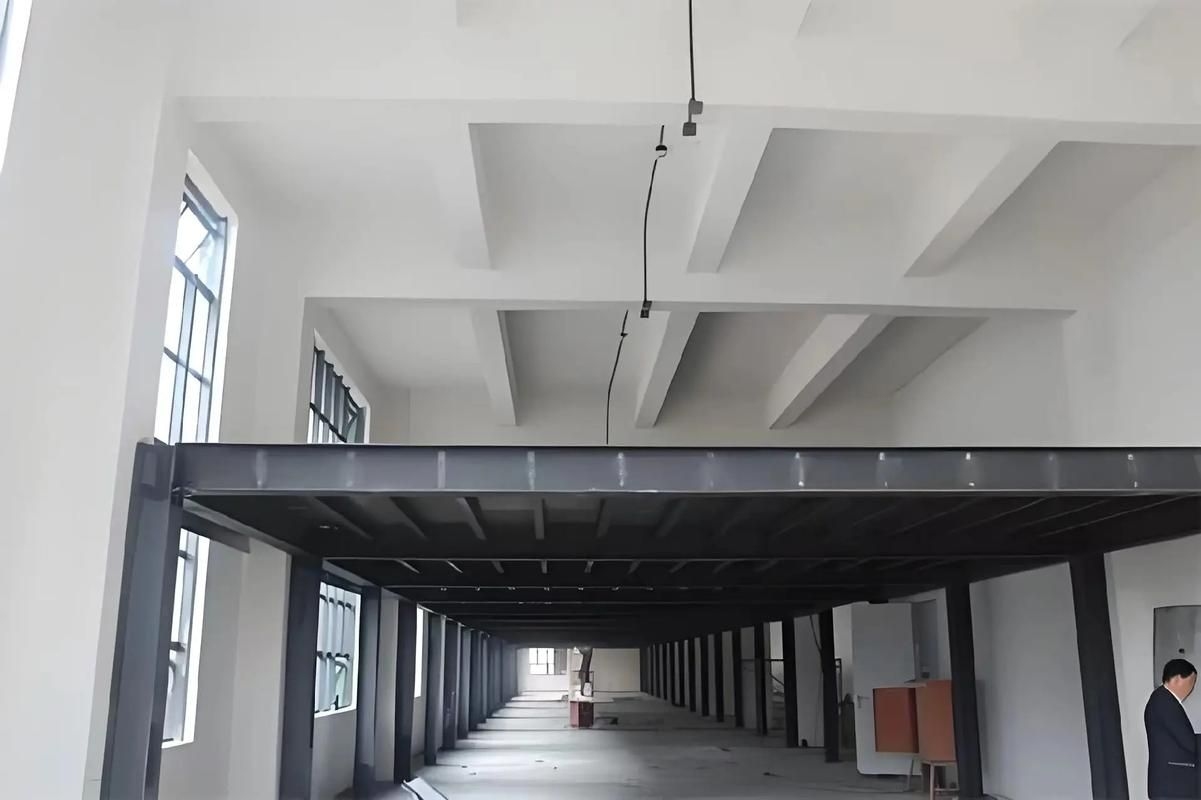 給我一些閣樓鋼結(jié)構(gòu)設(shè)計(jì)的案例（給我一些閣樓鋼結(jié)構(gòu)設(shè)計(jì)的案例共參考8篇）