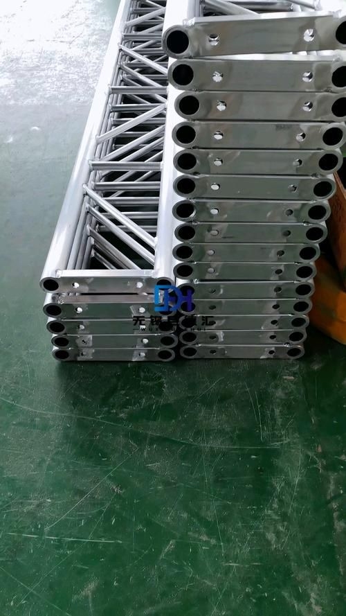 給我一些單榀鋼桁架的圖片 行業(yè)新聞 第9張