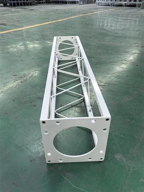 給我一些單榀鋼桁架的圖片 行業(yè)新聞 第10張